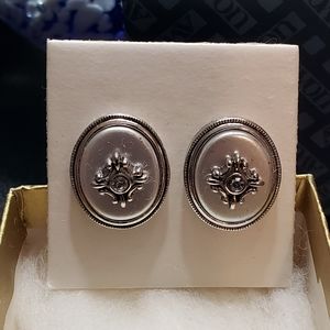 🤑 Vintage Avon Earrings